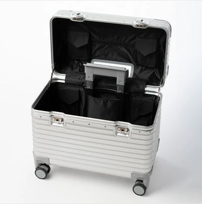 Body by Evara – Evara Luxe Aluminium Suitcase